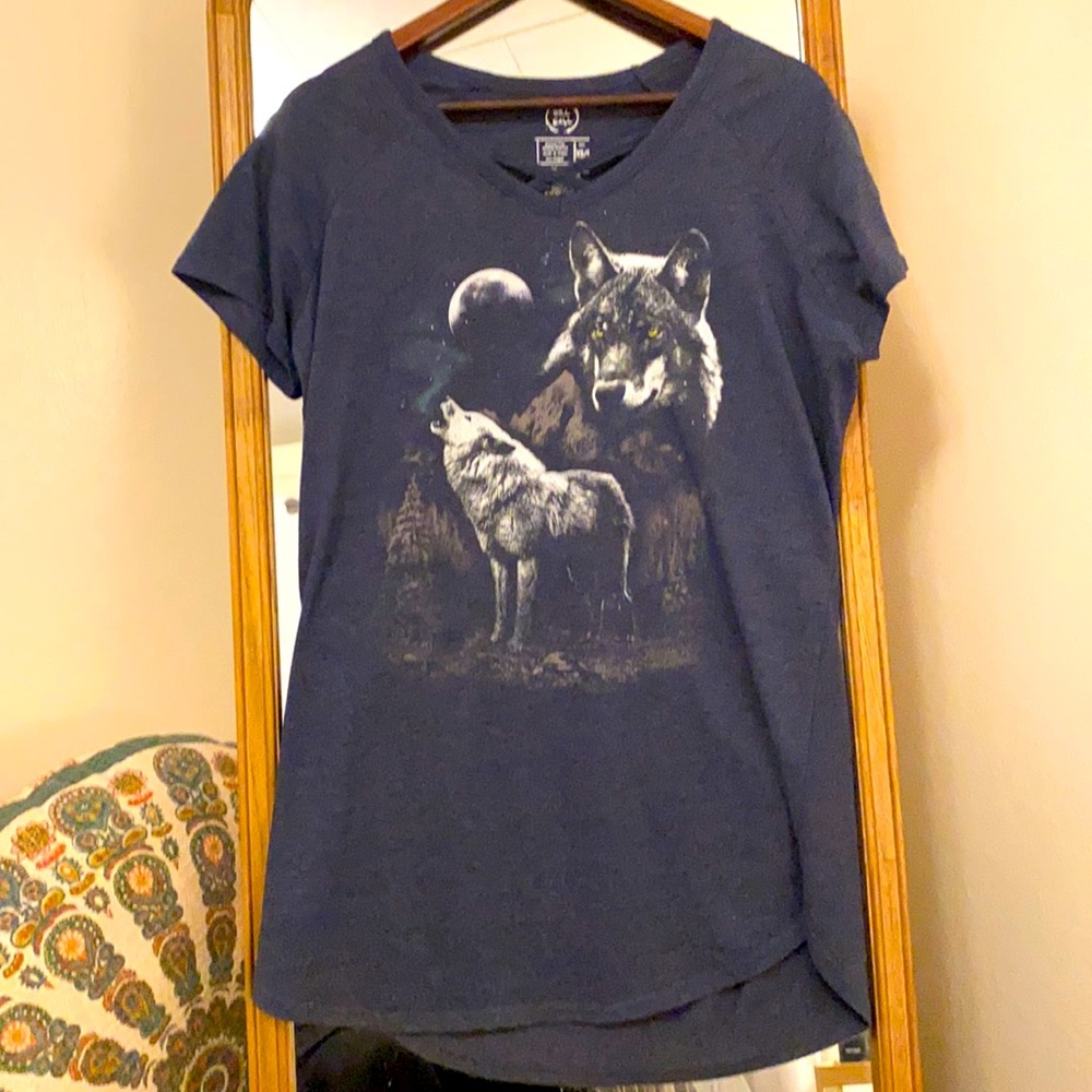 Tunic vintage style wolf top